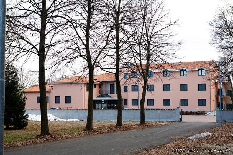 Hotel Villa Delle Rose - Malpensa Oleggio Eksteriør bilde