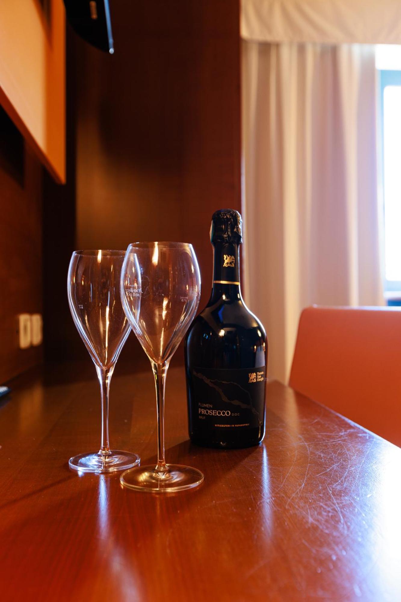 Hotel Villa Delle Rose - Malpensa Oleggio Eksteriør bilde