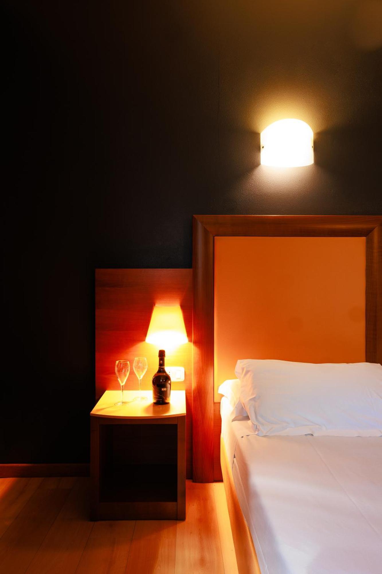 Hotel Villa Delle Rose - Malpensa Oleggio Eksteriør bilde