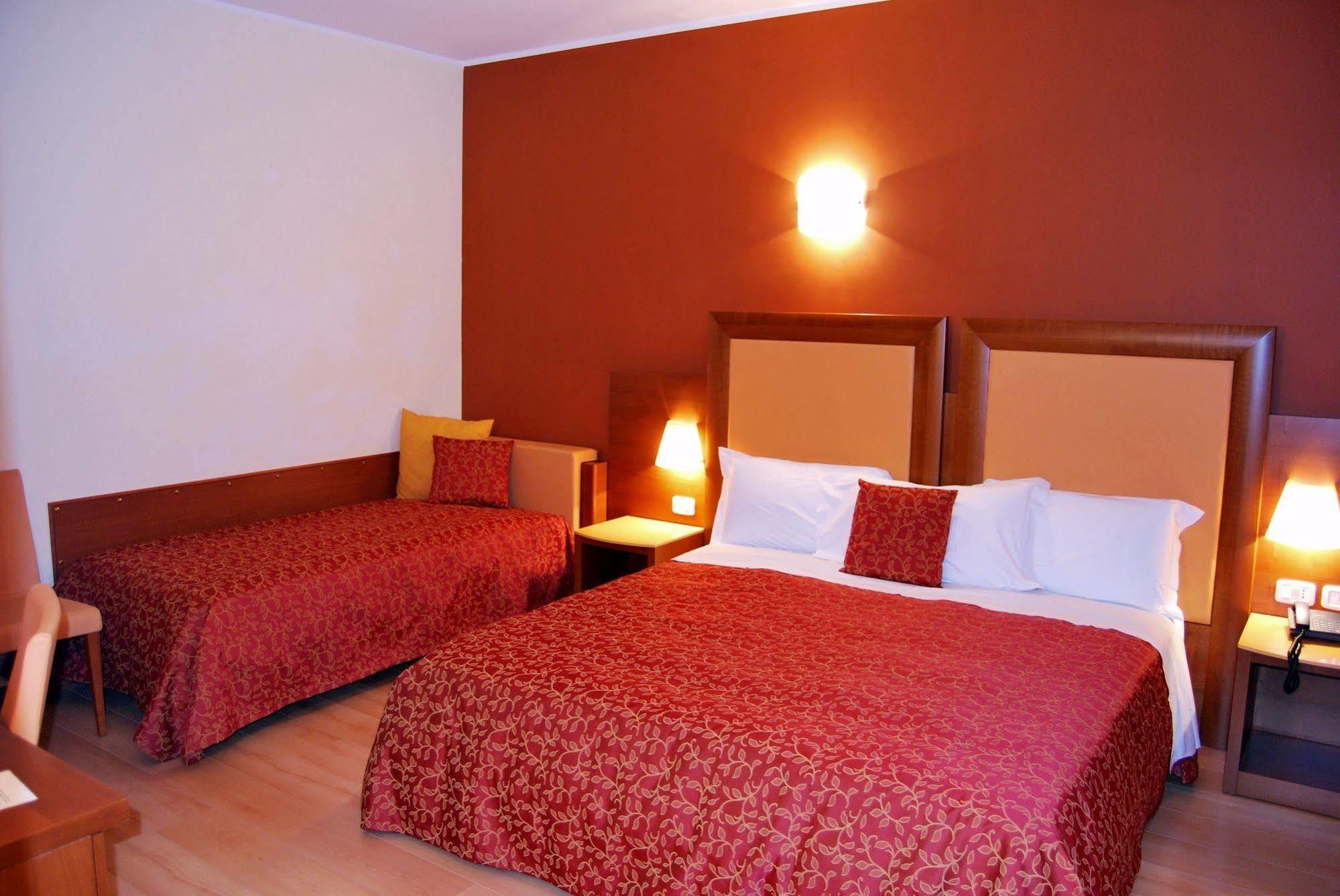 Hotel Villa Delle Rose - Malpensa Oleggio Eksteriør bilde