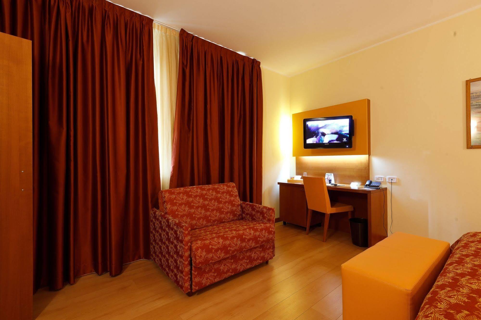 Hotel Villa Delle Rose - Malpensa Oleggio Eksteriør bilde