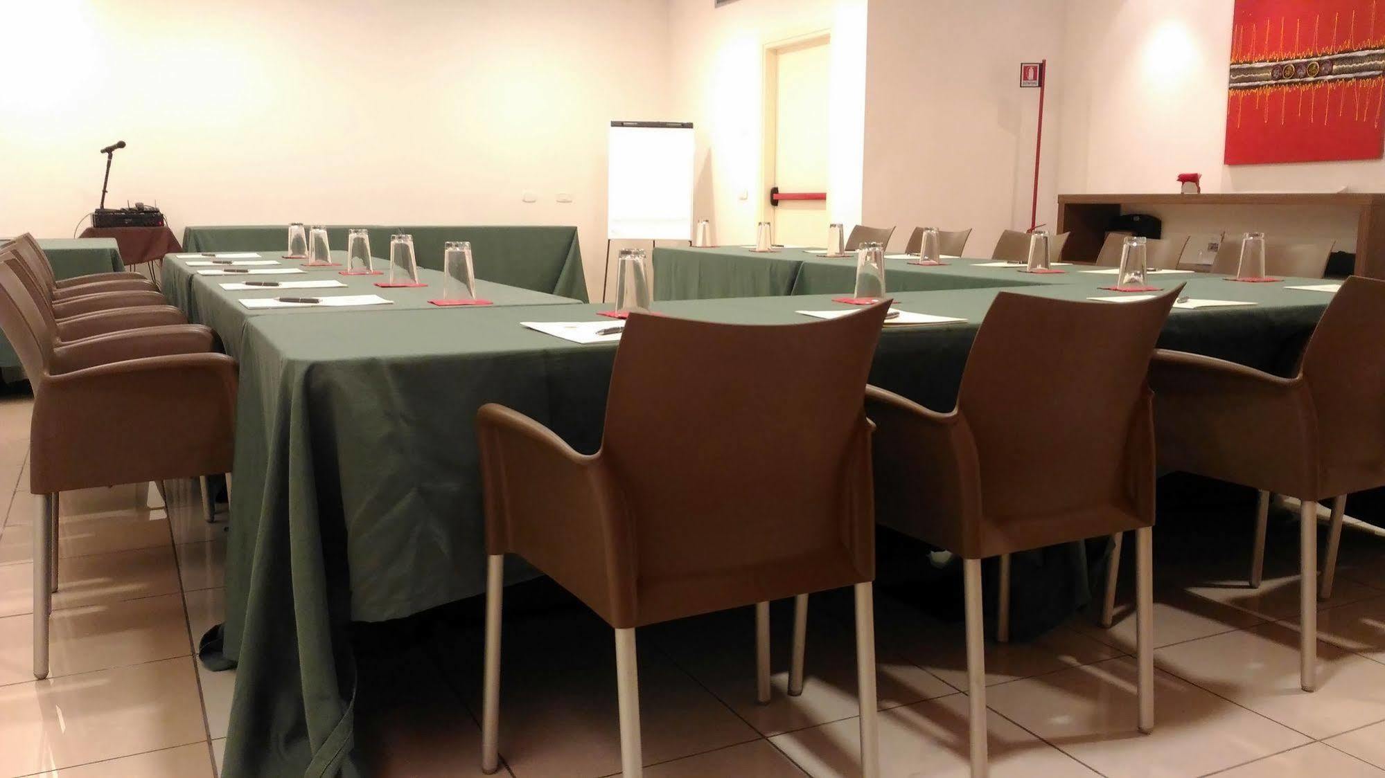 Hotel Villa Delle Rose - Malpensa Oleggio Eksteriør bilde