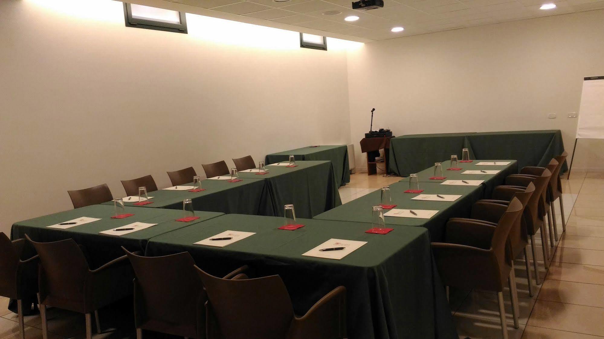 Hotel Villa Delle Rose - Malpensa Oleggio Eksteriør bilde